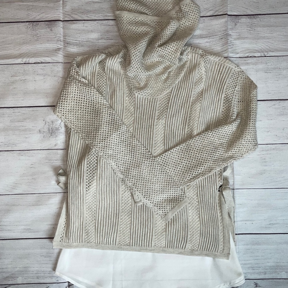 Women’s DesignHistory Sweater
